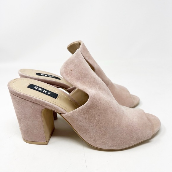 DKNY TAN SUEDE SLIP ON BLOCK HEEL MULES SANDALS WOMENS SZ 8.5 - Picture 4 of 6